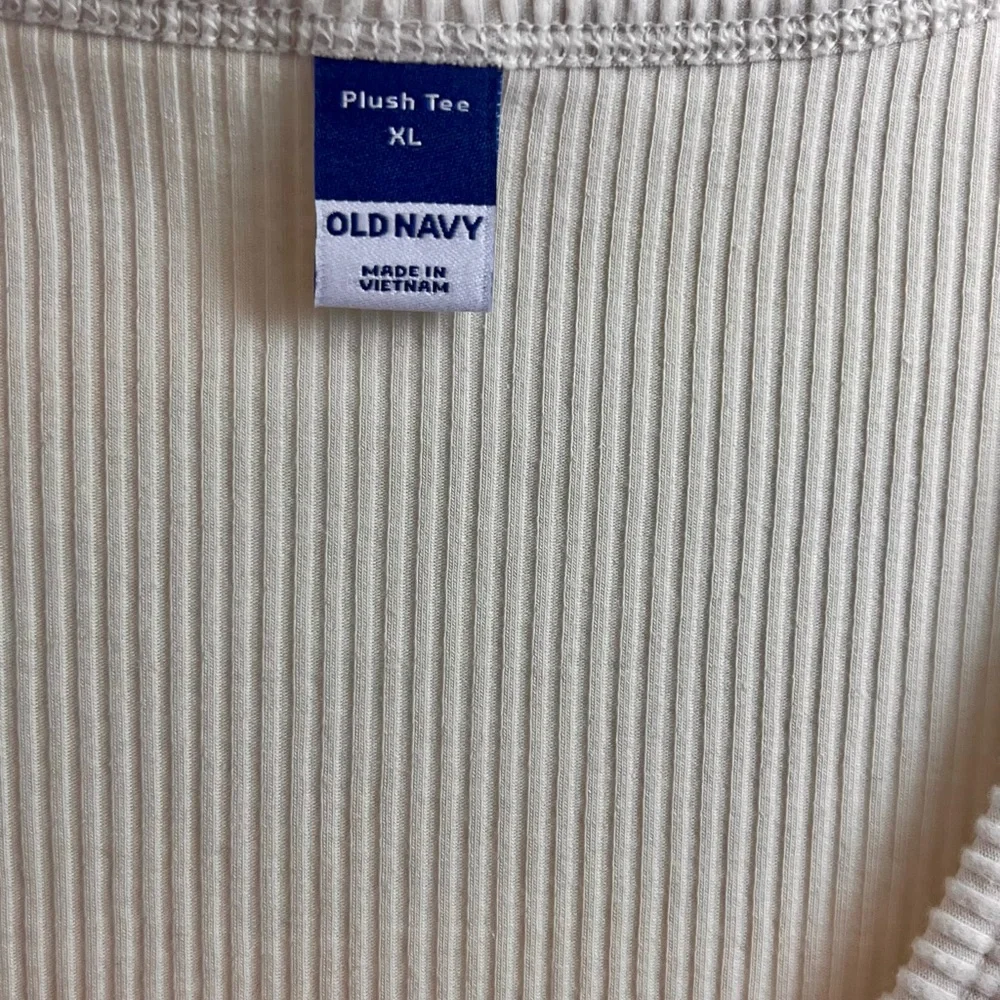 Old Navy Cream Fitted Long Sleeve Blouse NWOT - Picture 2 of 4